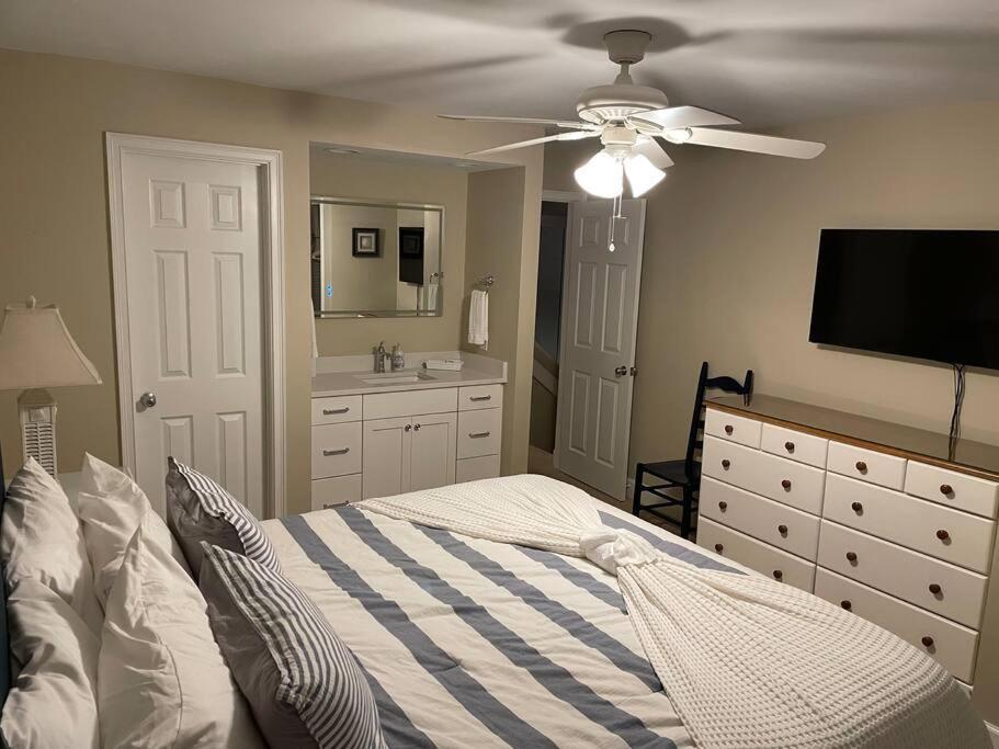 In The Heart Of Harbour Town 2Br 2Ba Pool Access Close To Beach Hilton Head Island Exteriér fotografie
