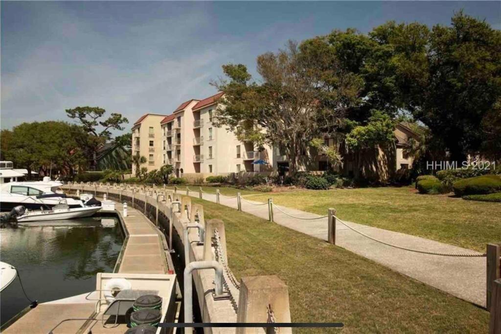 In The Heart Of Harbour Town 2Br 2Ba Pool Access Close To Beach Hilton Head Island Exteriér fotografie