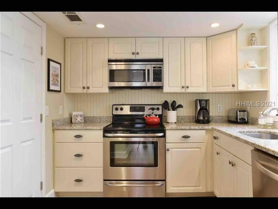 In The Heart Of Harbour Town 2Br 2Ba Pool Access Close To Beach Hilton Head Island Exteriér fotografie